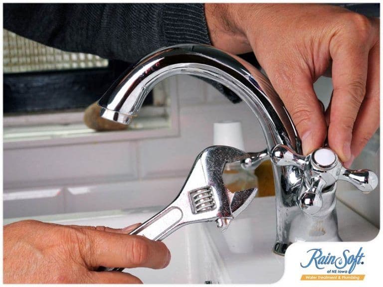 4-common-plumbing-myths-debunked.jpg